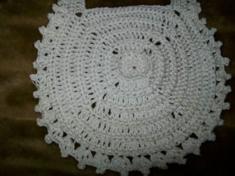 Round crochet cotton bib