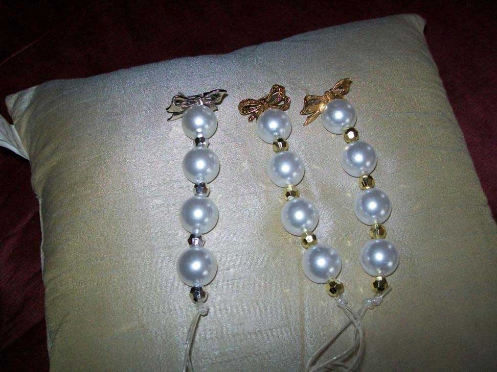 Large Pearl white cream with gold silver brooches